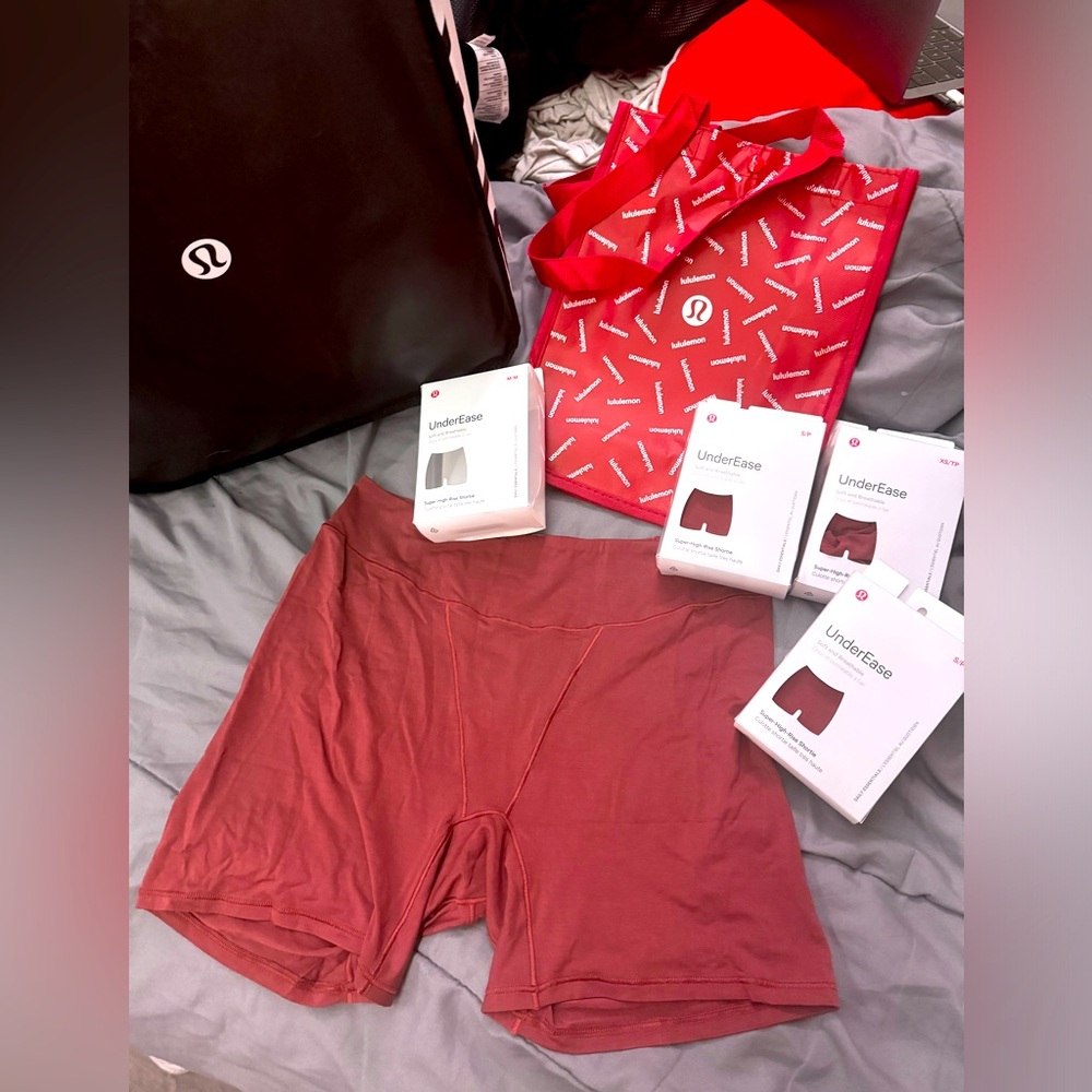 Lululemon under easy super high rise shortie underwear NWT! 5” size Small